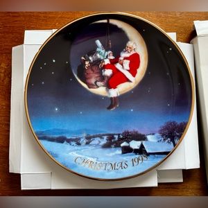 MIB Vintage (98’) Avon Collector's Christmas Plate